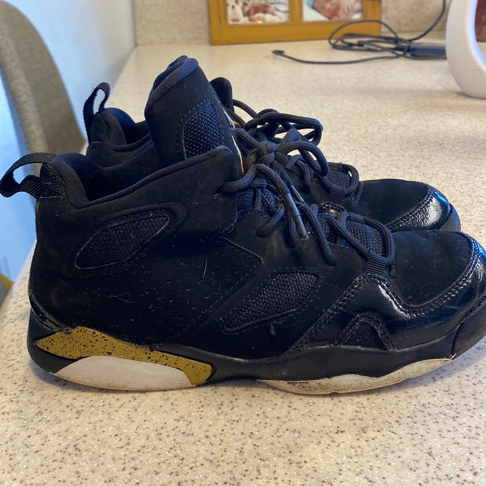 Jordan Flightclub 91
Black Metallic Gold (PS) size 2.5Y